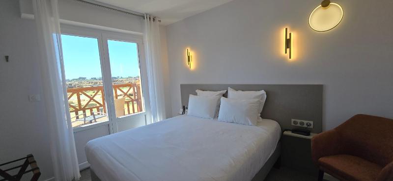 Logis Hôtel Saint Guirec Et De La Plage - image 48