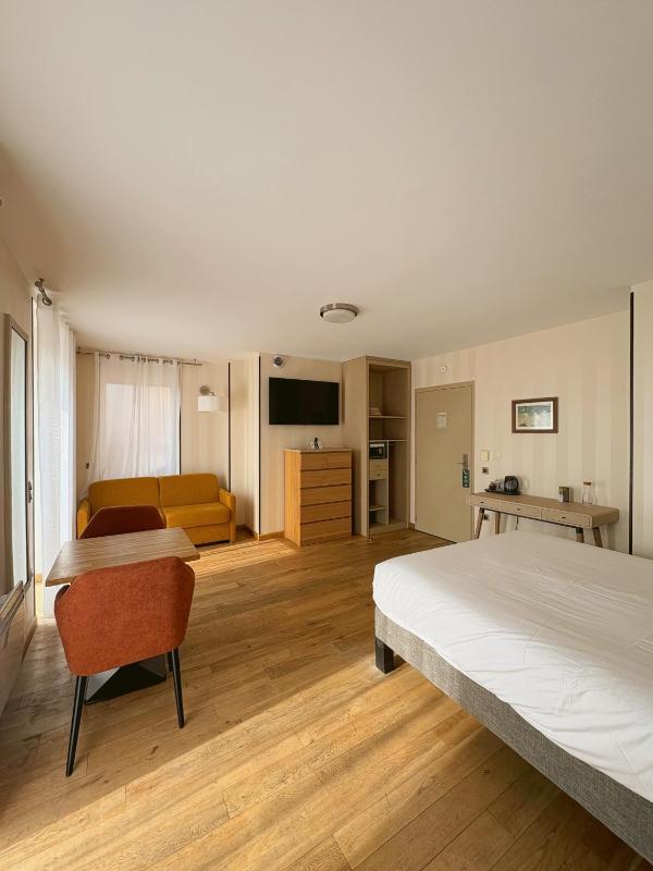 Triple Room with Sea View image 1