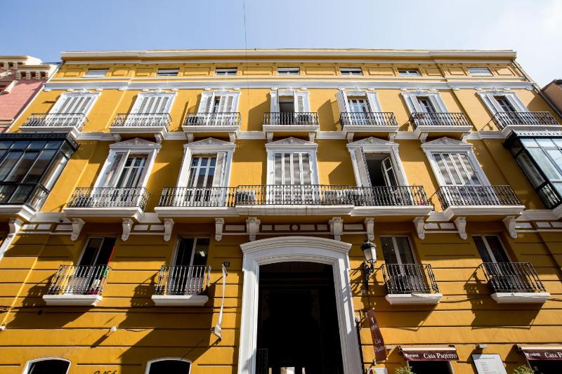 3 BEDROOM APARTMENT(8 PAX) 32, 35, 22, 25 image 2