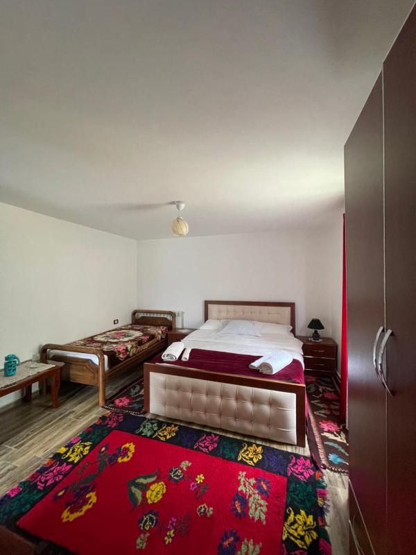 Standard Double or Twin Room with Garden View image 3