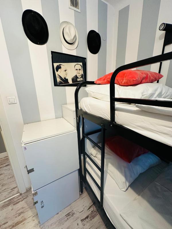 Single Bed in Mixed Dormitory Room image 2