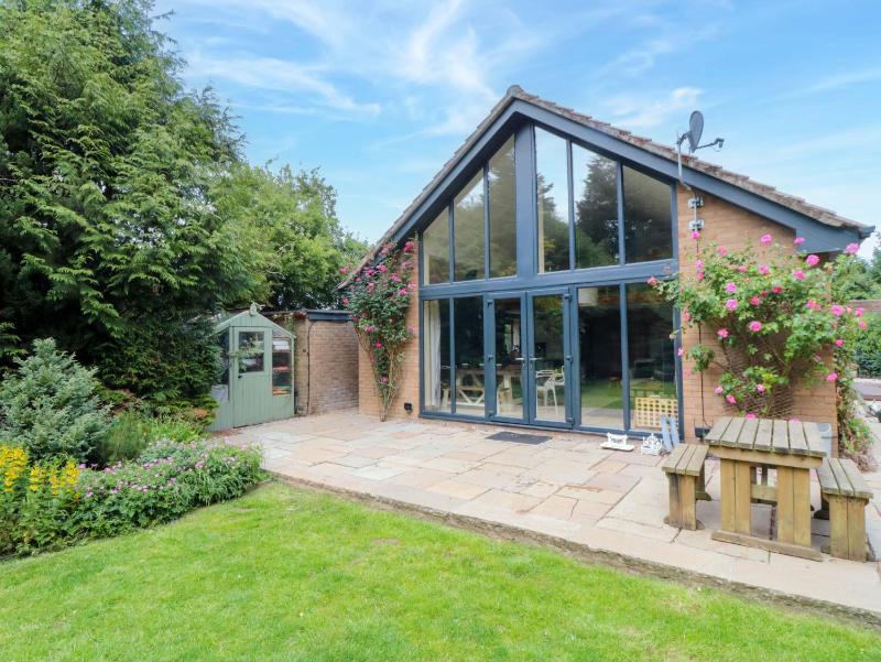 Lawnswood - image 1