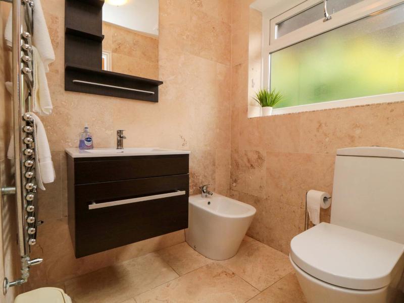 Lawnswood - image 41