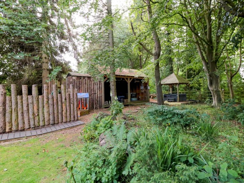 Lawnswood - image 7