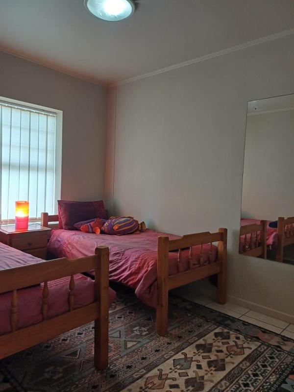 Point Village Accommodation - Estoril 26 - image 7