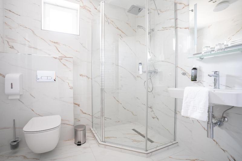 One-Bedroom Suite image 2