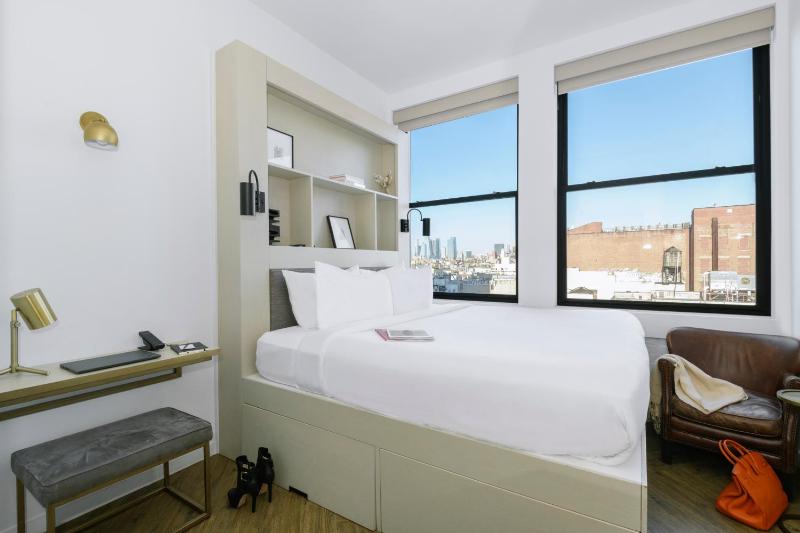Walker King Room image 2