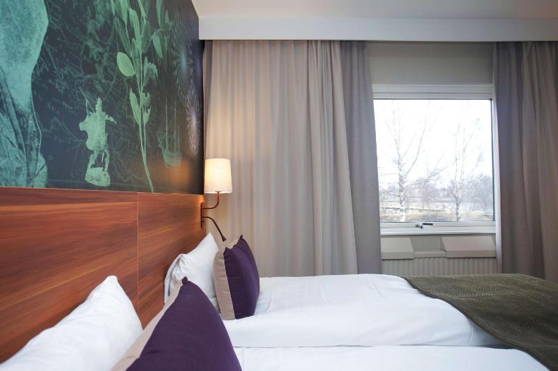 Superior Twin Room image 1