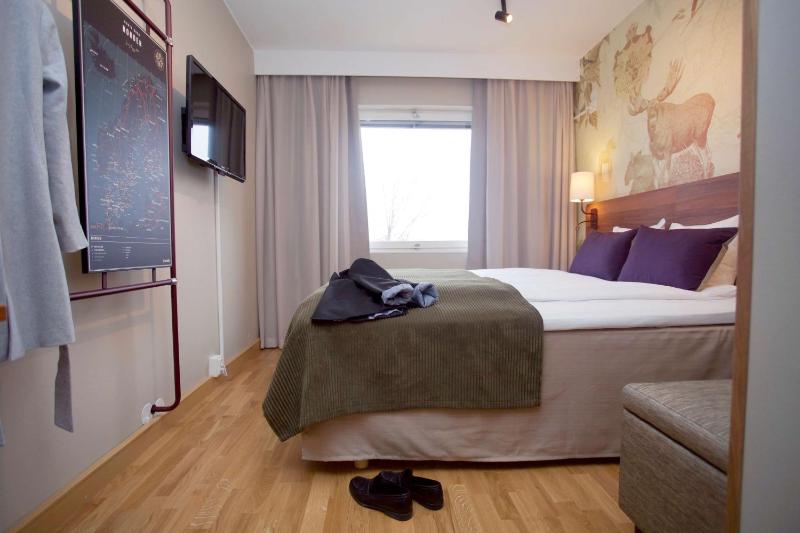 Queen Room image 4