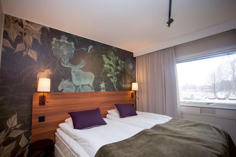Standard Twin Room image 3