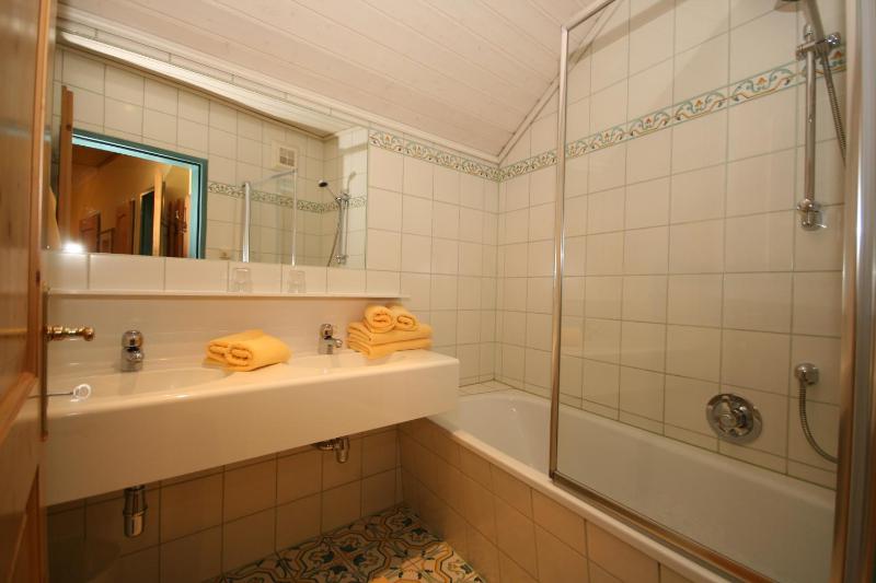 Two-Bedroom Apartment (6 Adults) image 3