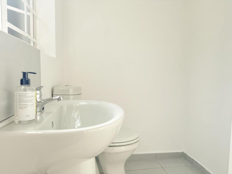 Amoris Guesthouse Randburg II - Darrenwood - image 13