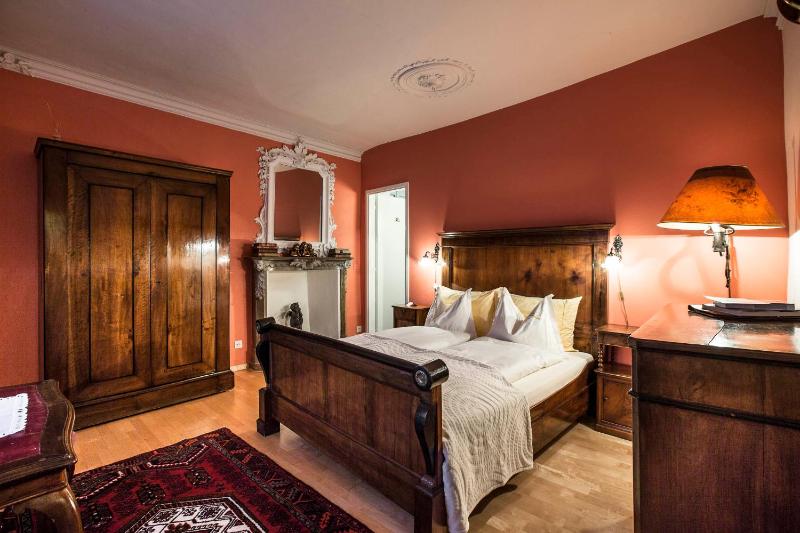 Double Room image 2
