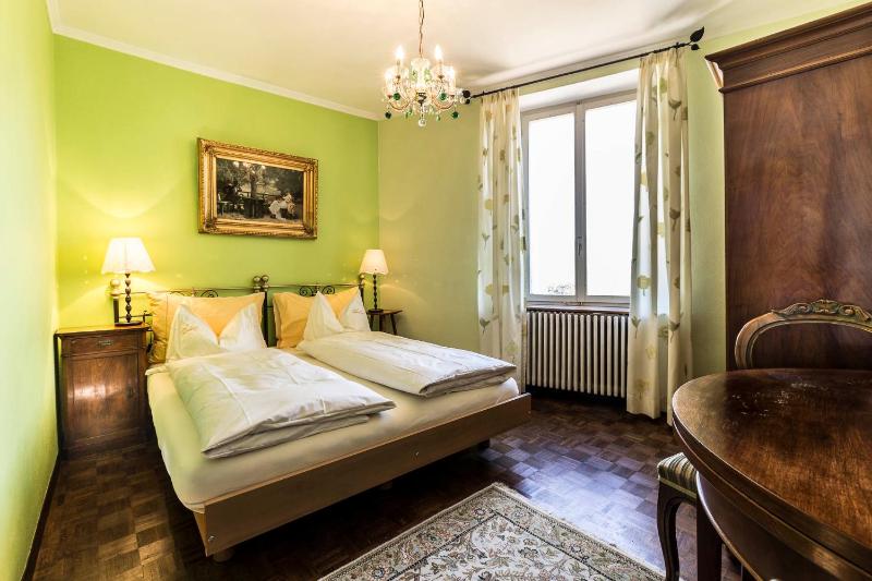 Double Room image 1