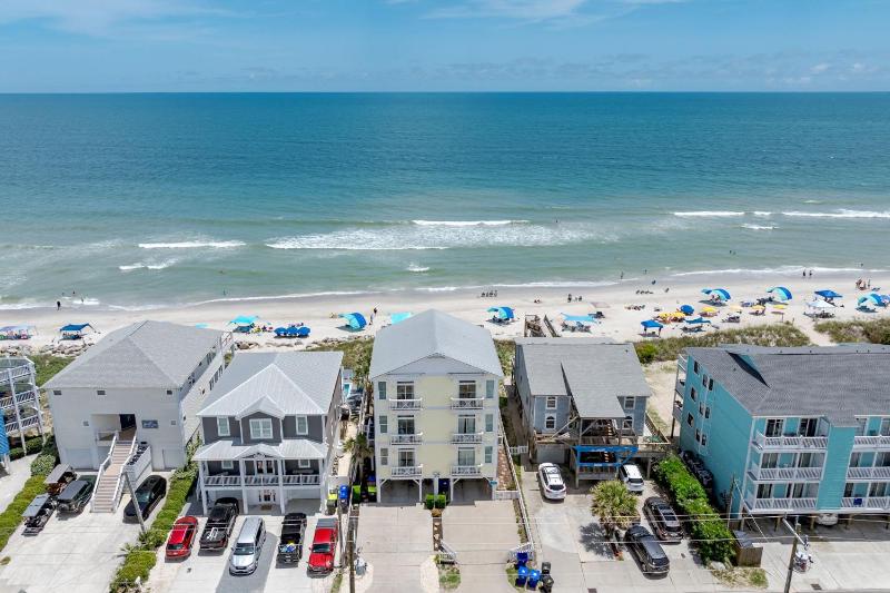 NEW Reno BEACH FRONT 4BD BA Game room Elevator - image 43
