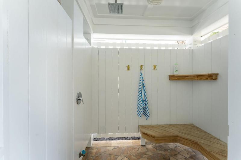 NEW Reno BEACH FRONT 4BD BA Game room Elevator - image 44