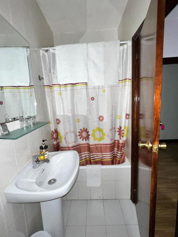 Single Room with Bath image 1