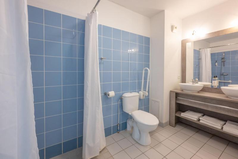 Apartment (6 Adults) image 3