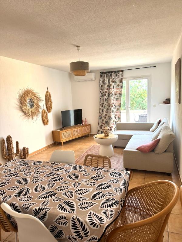 Apartment with Garden View image 1