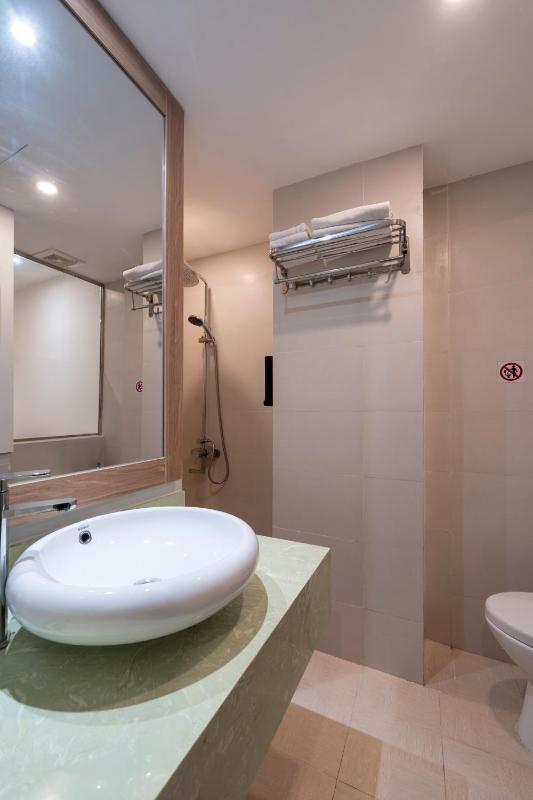 Chiic House Nha Trang Hotel - image 3