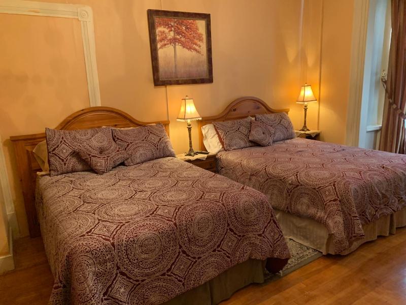 Deluxe Quadruple Room image 2