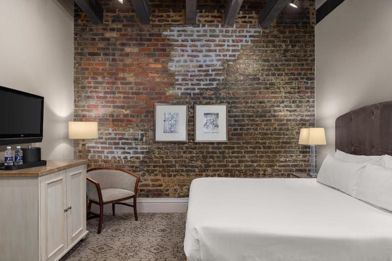 King Room image 3