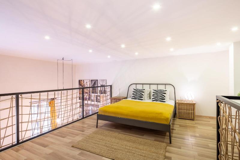 Very Central - Comfy Studio - image 4