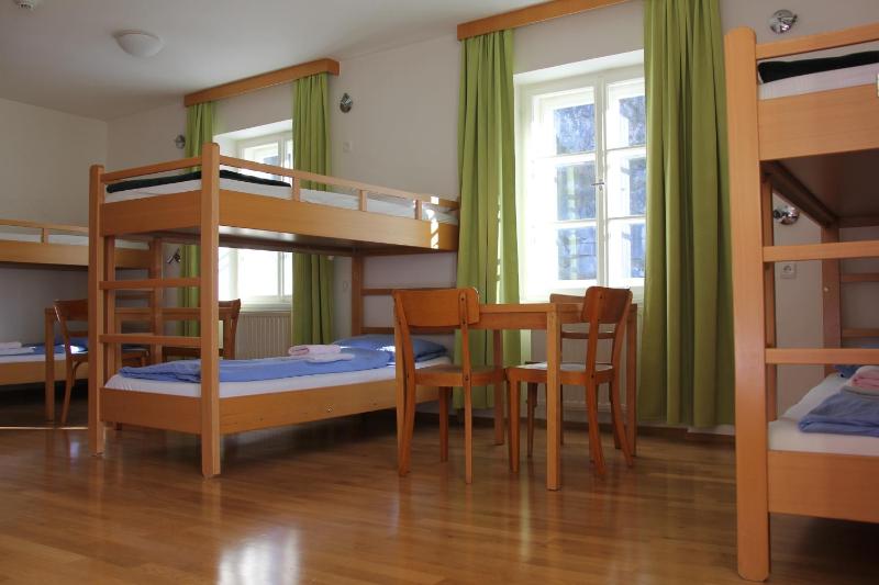 Bed in 8-Bed Dormitory Room image 2