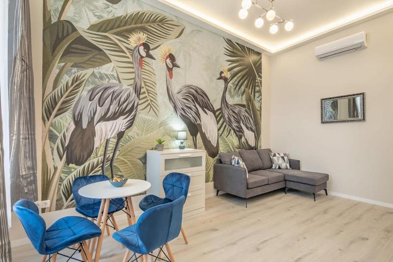 Very Central NEW and Modern Home - image 10