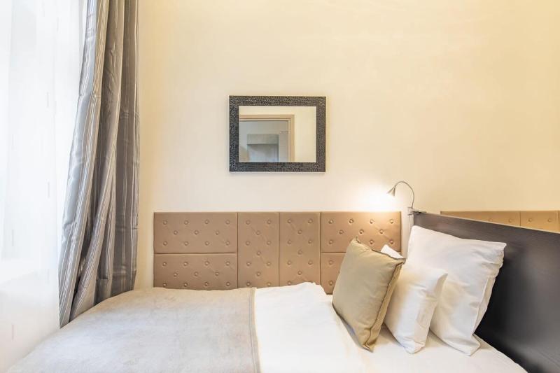 Very Central NEW and Modern Home - image 11