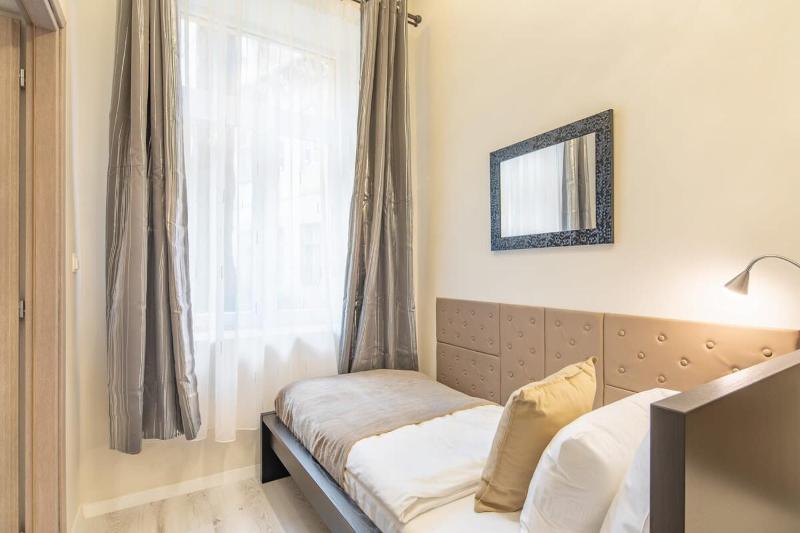 Very Central NEW and Modern Home - image 7