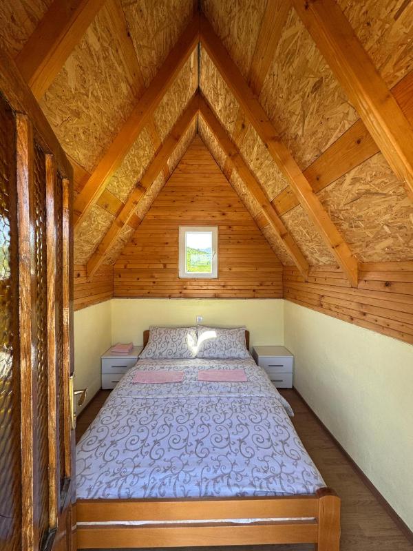 Standard Twin Room with Garden View image 3