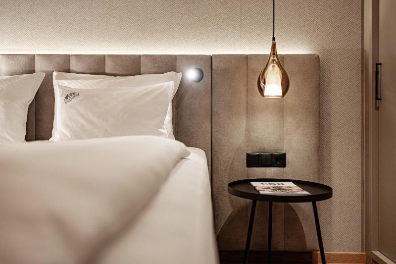 Double Room with Mountain View image 3