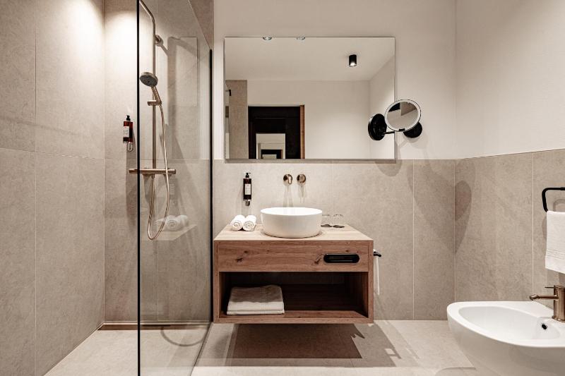 Double Room with Mountain View image 4