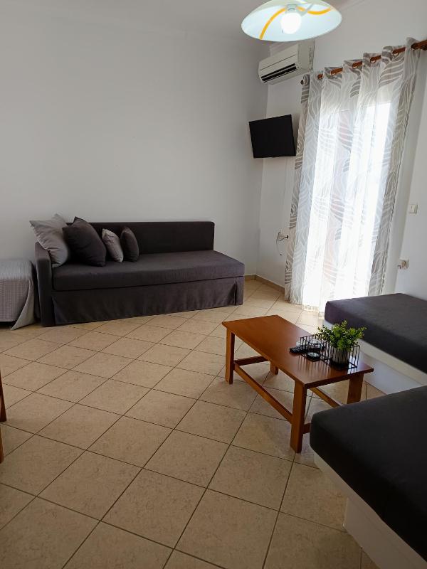 One-Bedroom Apartment with Sea View image 1