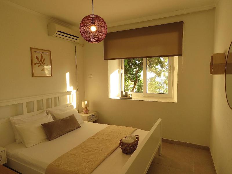 Seas the day - Apartment with sea view and terrace - image 13