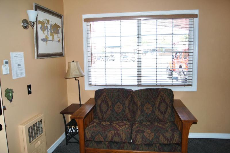 Standard Queen Room image 3