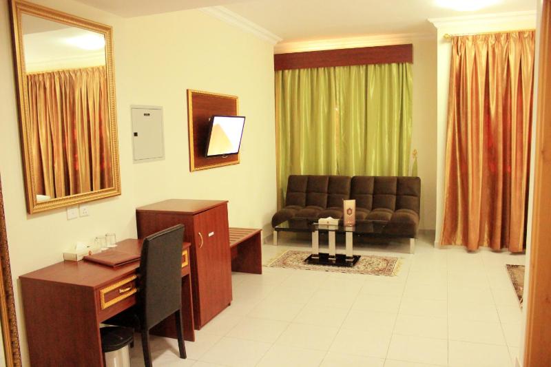 Deluxe Double Room image 2