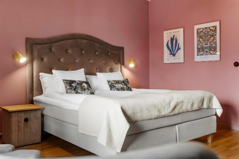 Standard Queen Room - Non-Smoking image 1