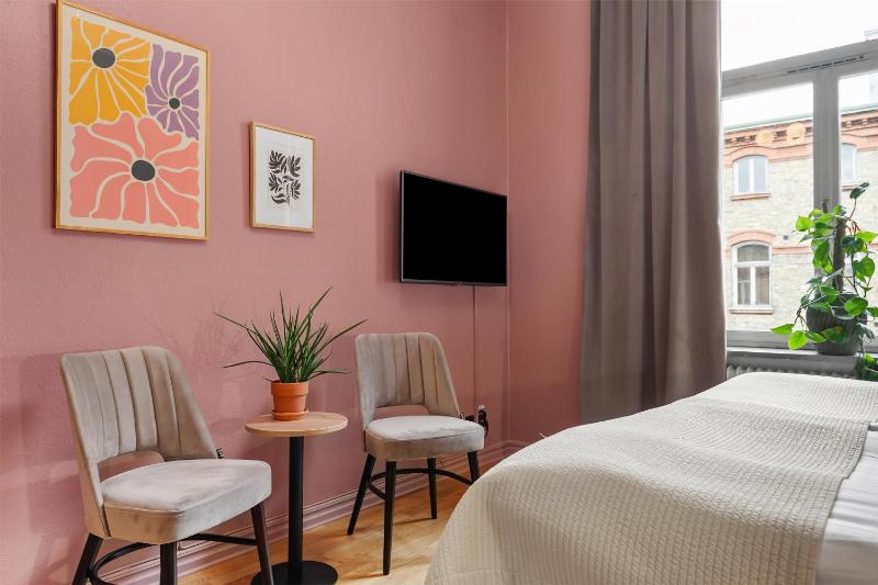 Standard King Room - Non-Smoking image 3
