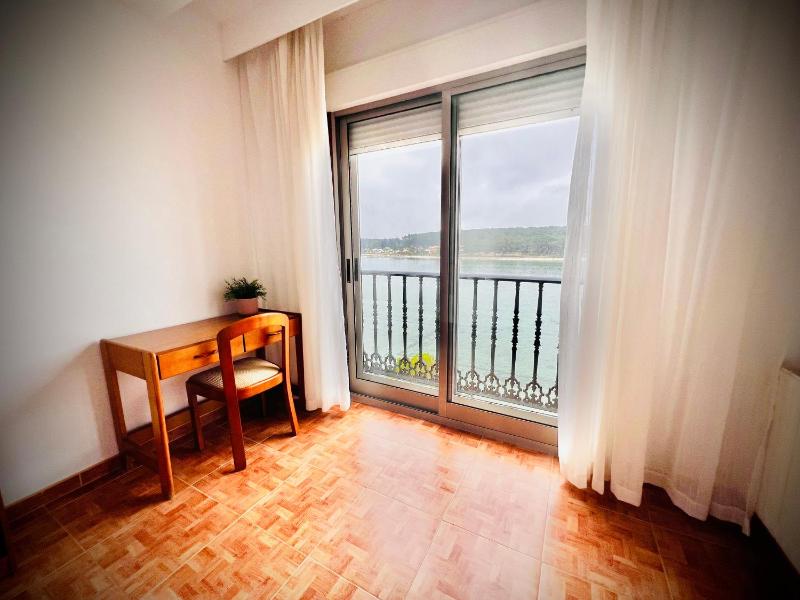 Double Room with Sea View image 3