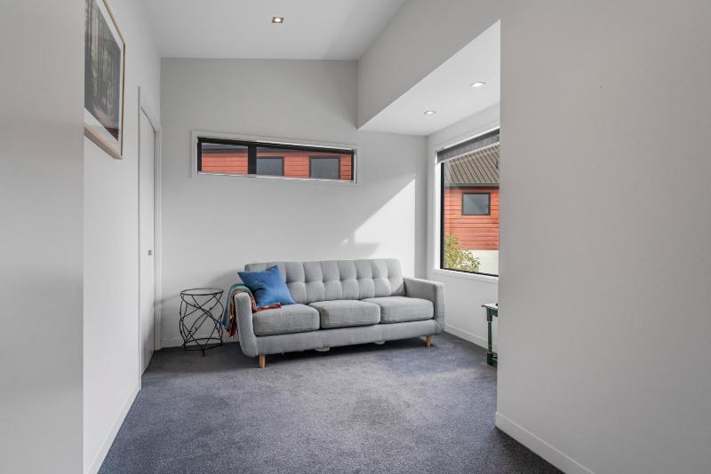 The Moorings Apartment 5 - a stone's throw from the lake! - image 15