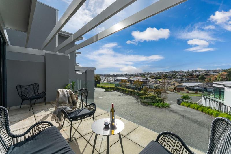 The Moorings Apartment 5 - a stone's throw from the lake! - image 23