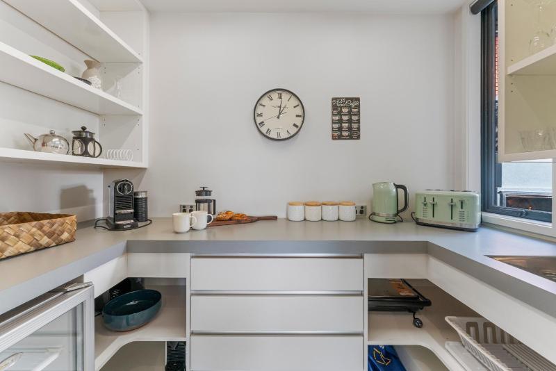 The Moorings Apartment 5 - a stone's throw from the lake! - image 17