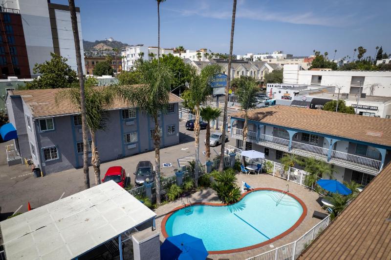 Hollywood City Inn - image 2