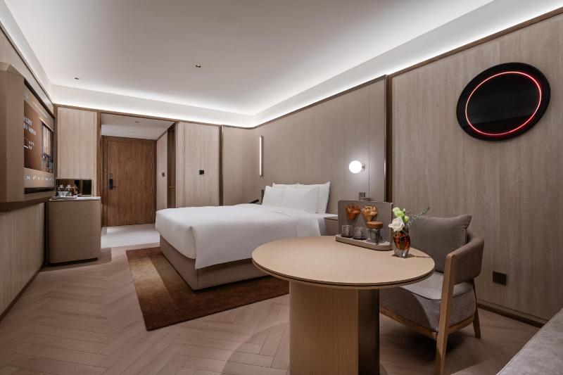 Crystal Hotel Qingdao Badaguan Scenic Area - image 18