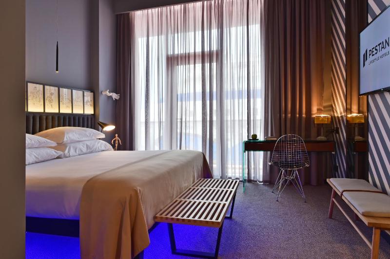 CR  Superior Double Room image 3