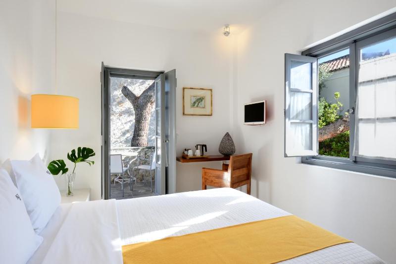 Double or Twin Room image 1