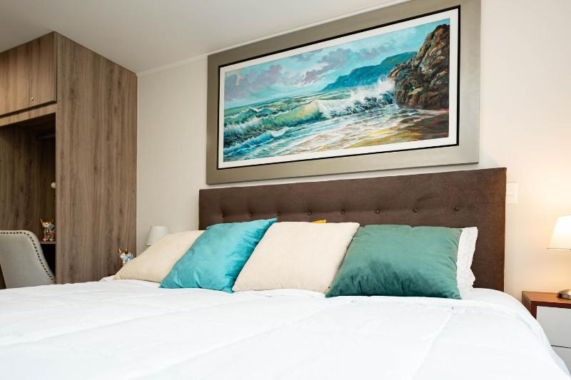 Modern 3BR 2BA Apt with Parking Steps from Kennedy Park Trendy Cafés & Best Restaurants - image 13