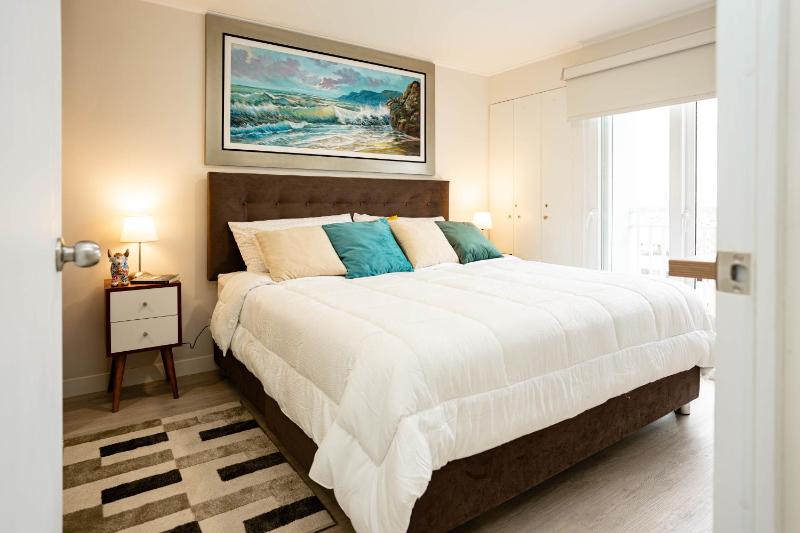 Modern 3BR 2BA Apt with Parking Steps from Kennedy Park Trendy Cafés & Best Restaurants - image 16